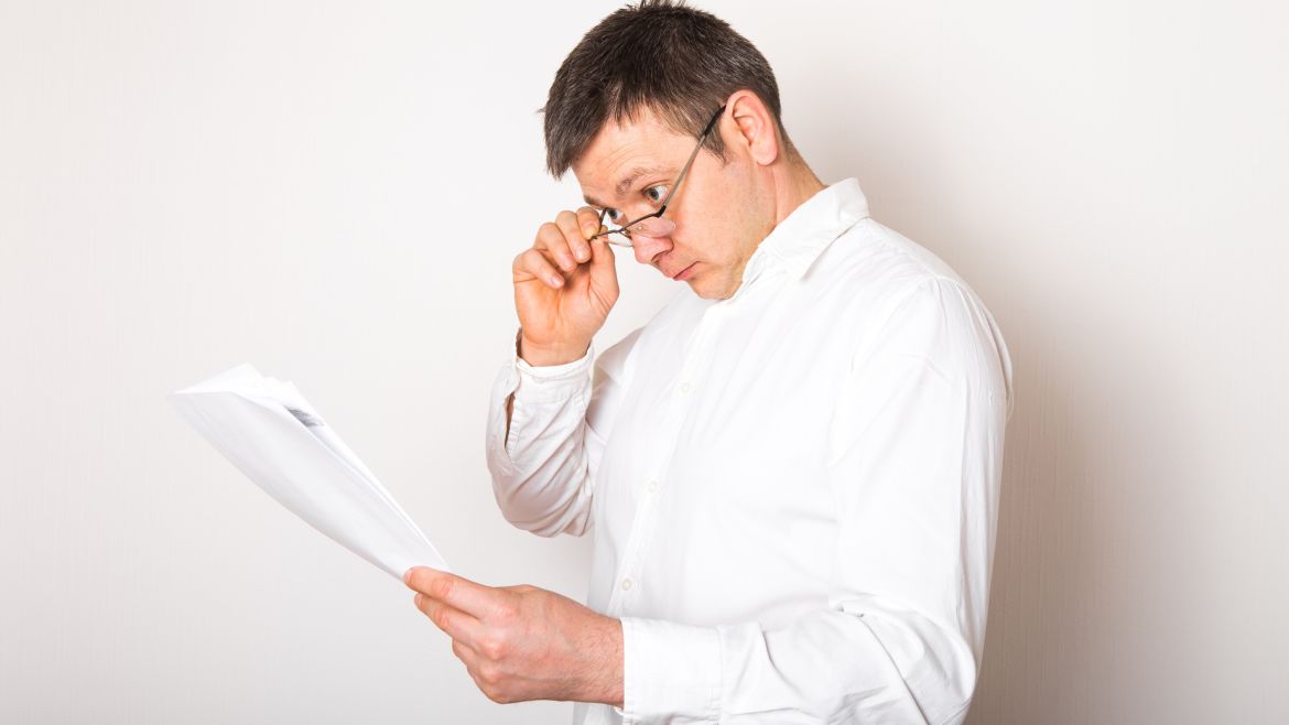 Das Prüfen der Zahnarztrechnung schützt vor überhöhten Kosten.